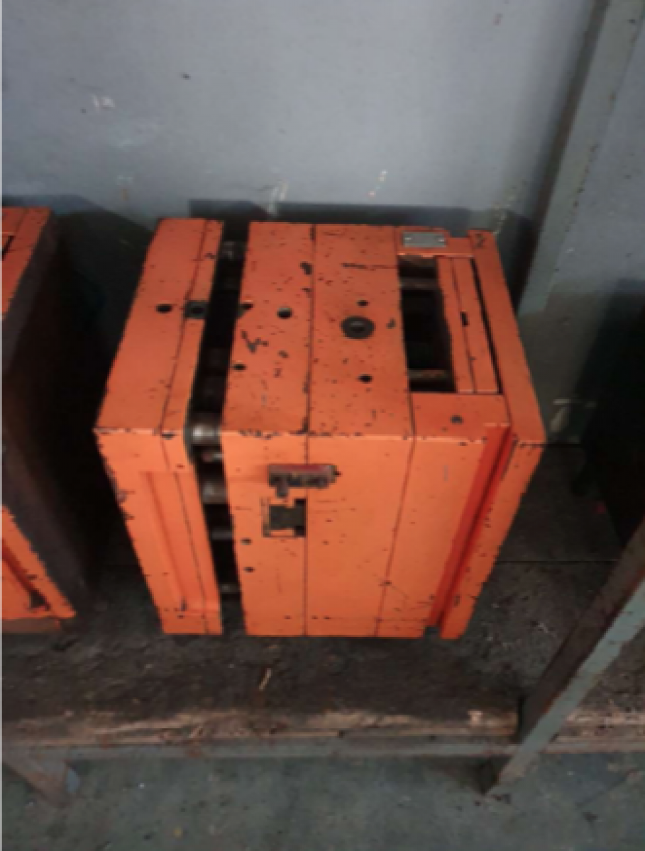 MOLDE PARA INJEÇÃO PLÁSTICA, PARA FABRICAÇÃO DE CAIXAS PLÁSTICAS DE EMBUTIR