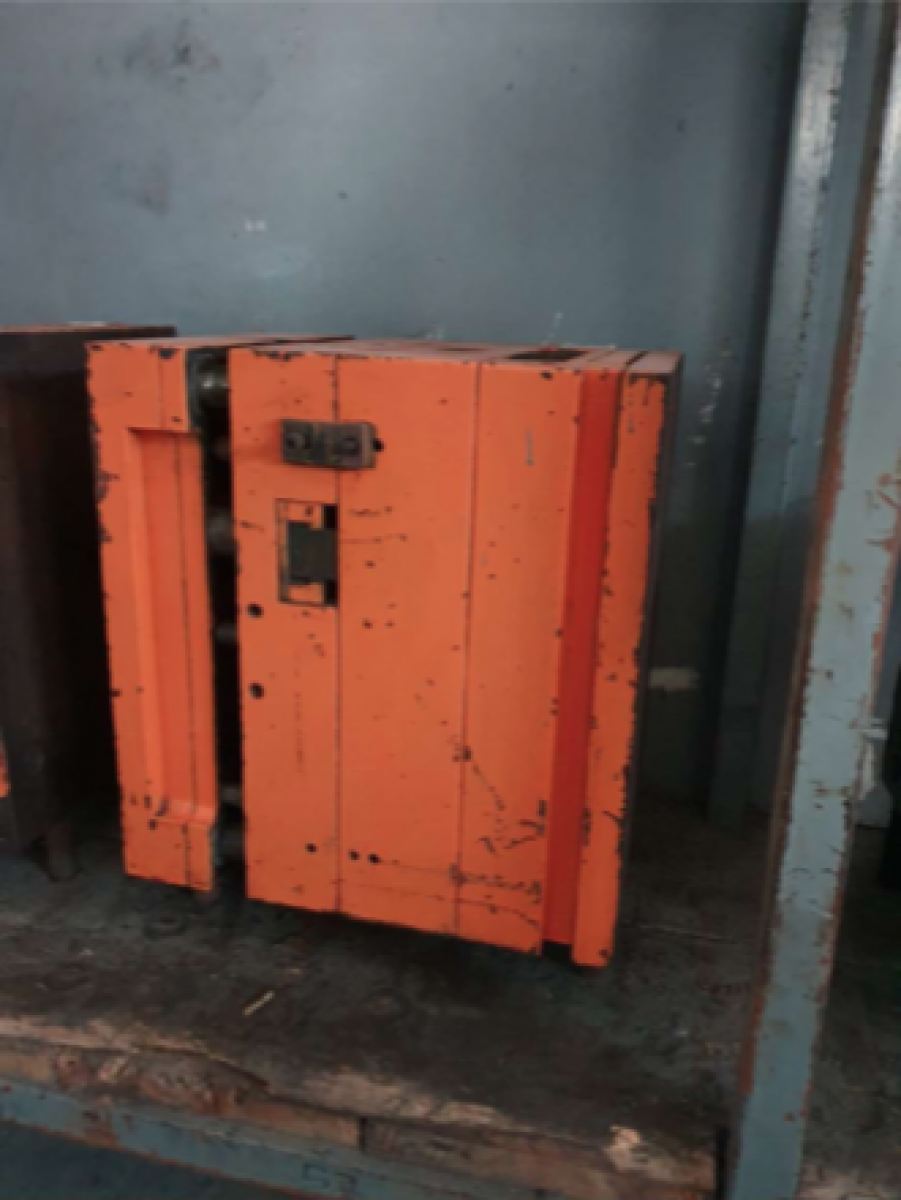 MOLDE PARA INJEÇÃO PLÁSTICA, PARA FABRICAÇÃO DE CAIXAS PLÁSTICAS DE EMBUTIR