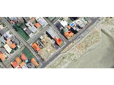 LOTE 001 - CASA LOCALIZADA NA RUA WALDEMAR CARLOS PETRINI, 2.364, CENTRO, BALNEÁRIO RINCÃO/SC